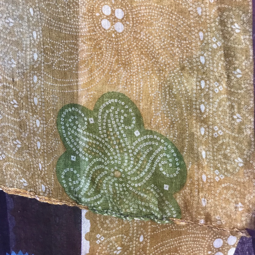 Patterned scarf! - Picture 3 of 3